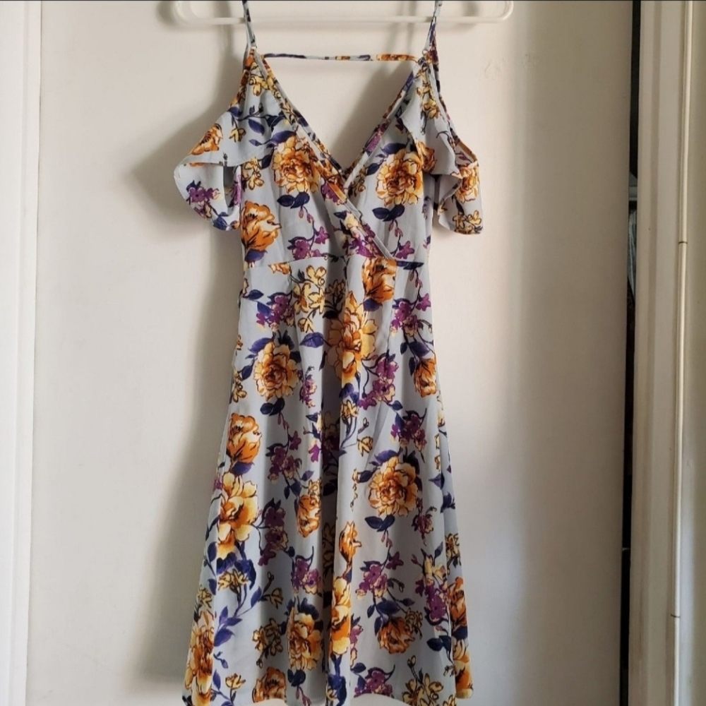 Mahina Boutique Blue Floral Wrap Dress Size Small